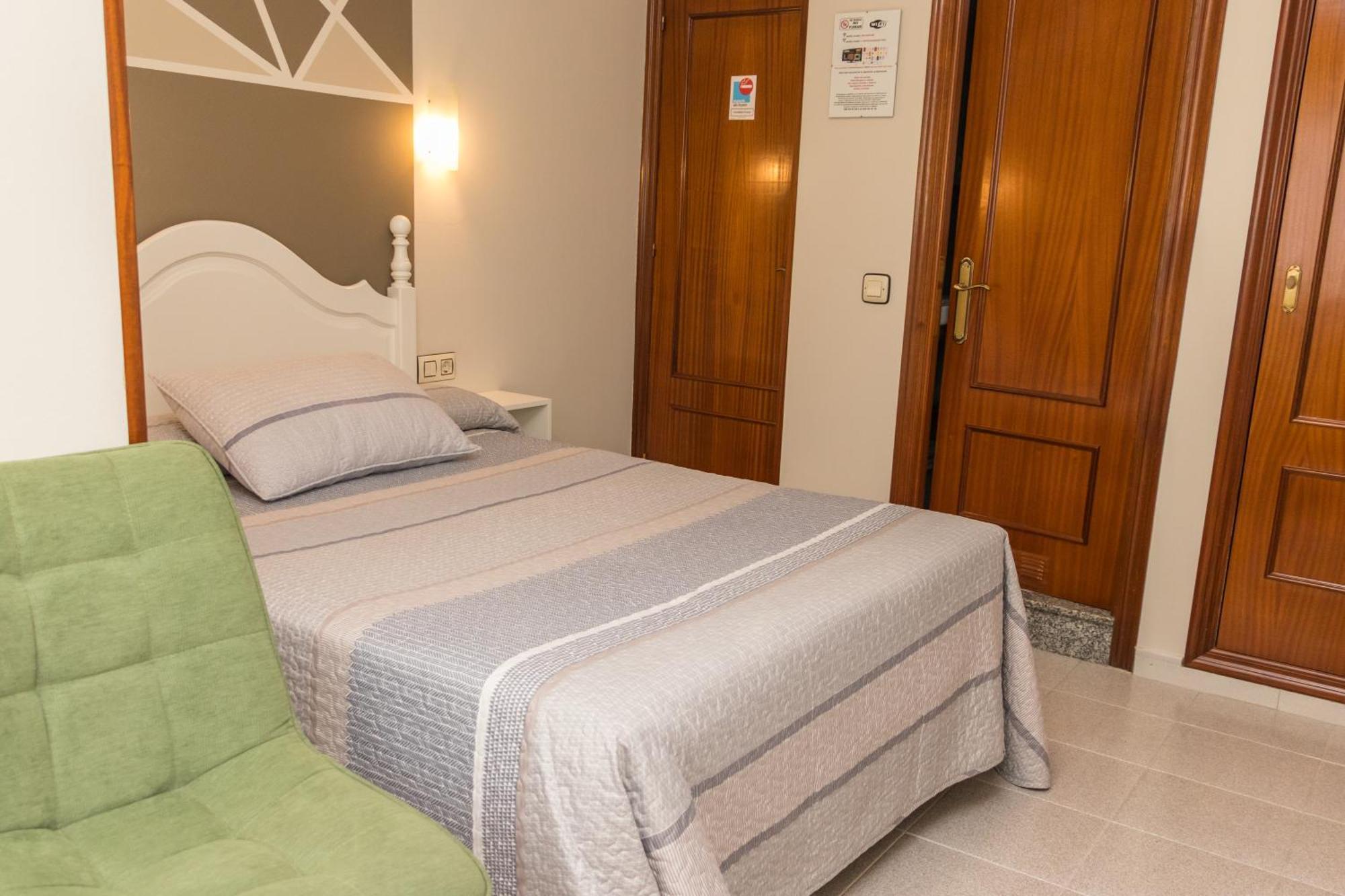 Hotel Plaza Cangas de Onis Luaran gambar